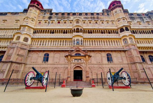 Grand Junagarh Fort captured during 03 Days Bikaner Tour Package